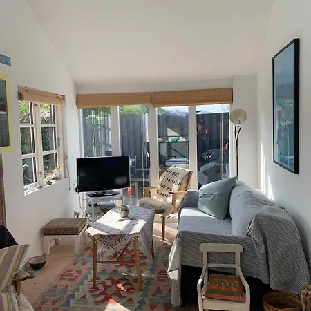 Cozy Near Hasmark Beach, بيت للعطل *